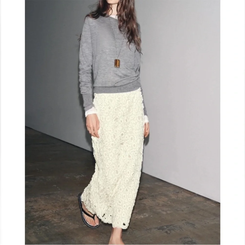 ZARA BEADED MIDI JEWEL SKIRT EMBROIDERED. - Picture 3 of 13